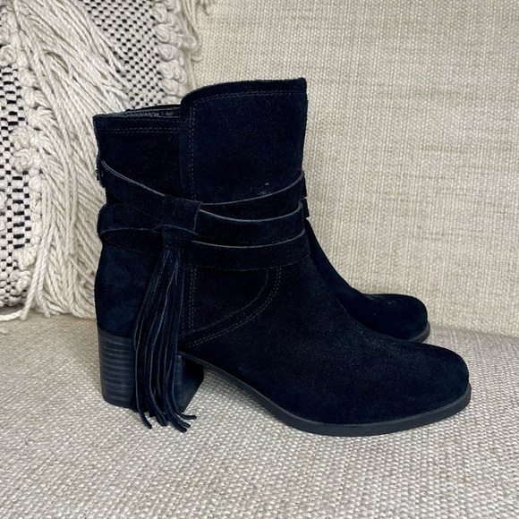 Ugg Koolaburra Kenz Black Suede Ankle Boots Booties 8.5 - Picture 2 of 11